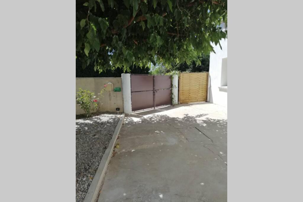 Charmant Appartement Avec Terrasse Pont-de-l'Isere Ngoại thất bức ảnh